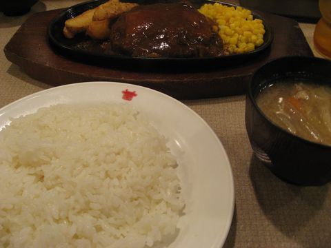 「肉の万世」　洋食　新宿_f0128714_16132529.jpg