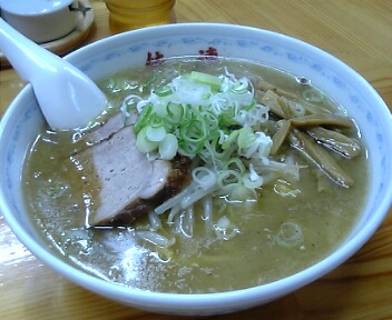 「純 連」　ラーメン　高田馬場_f0128714_18311384.jpg