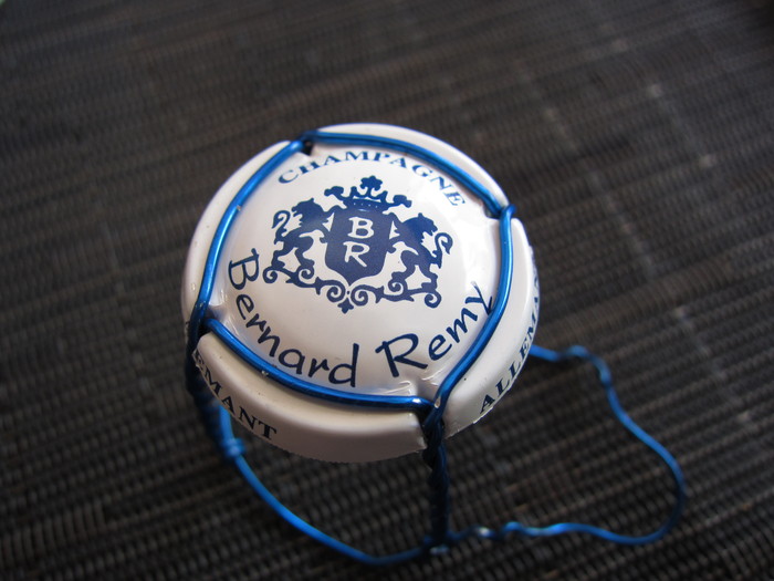 「レミィ・カルトブランシェ・ブリュット」　シャンパン_f0128714_21332758.jpg