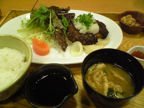 「大戸屋」　定食屋　高田馬場_f0128714_22135563.jpg