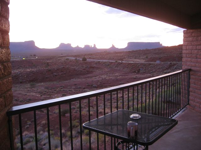 「グールディングスロッジ」　モニュメントバレー　【その１１】_f0128714_222402.jpg