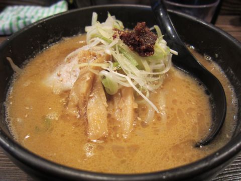 「麺屋さくら」　ラーメン　高田馬場_f0128714_23422378.jpg