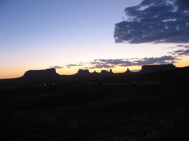 「グールディングスロッジ」　モニュメントバレー　【その１１】_f0128714_21592037.jpg