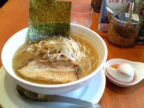 「麺や RYOUMA」　ラーメン　西早稲田_f0128714_2334333.jpg
