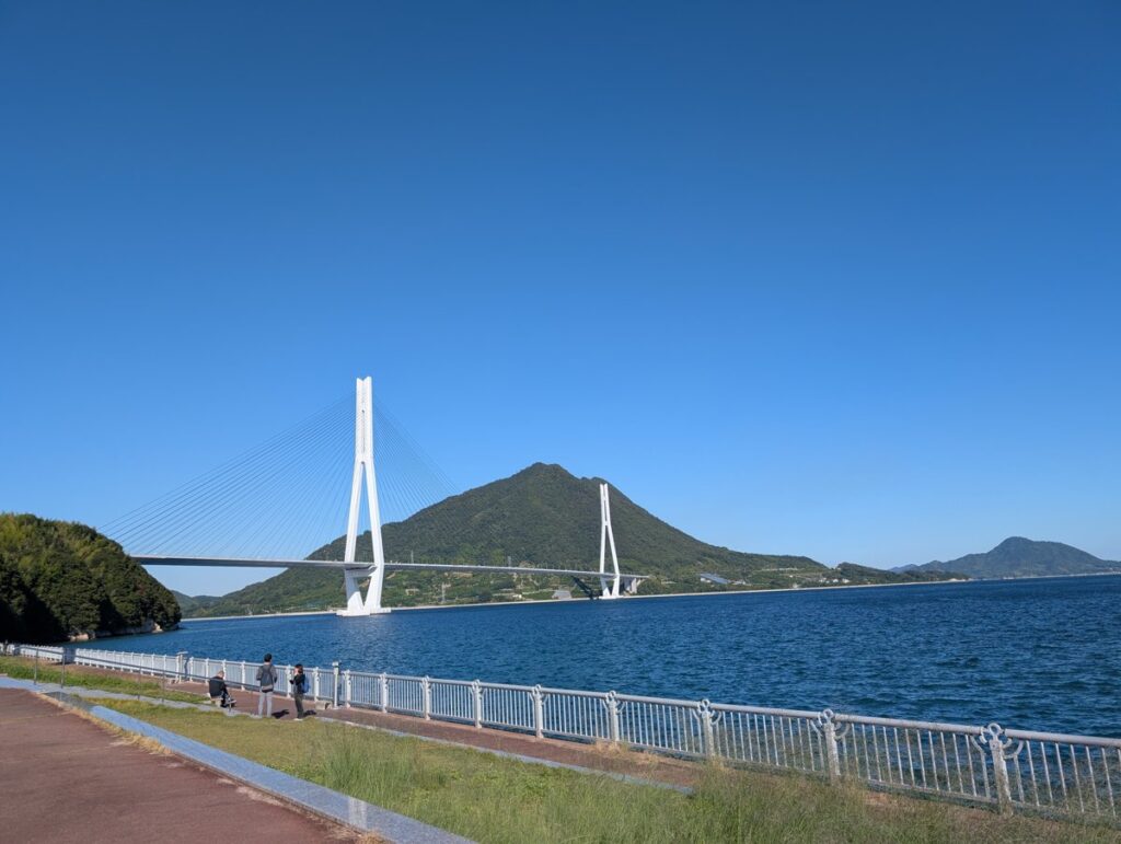大三島から望む多々羅大橋